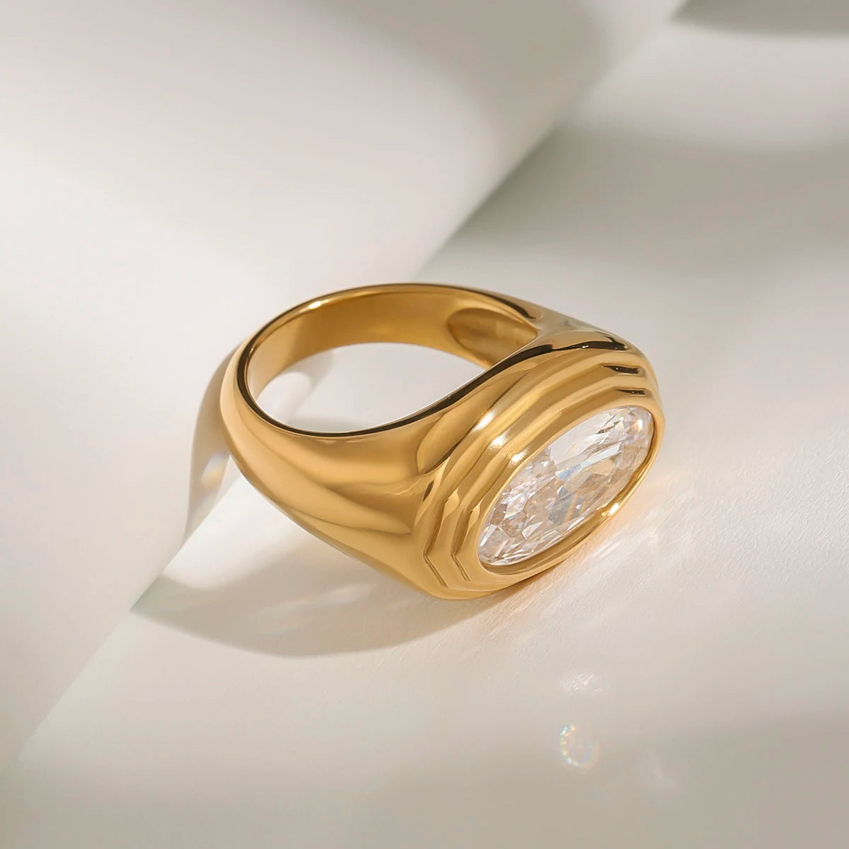 Éclat de Lune Ring