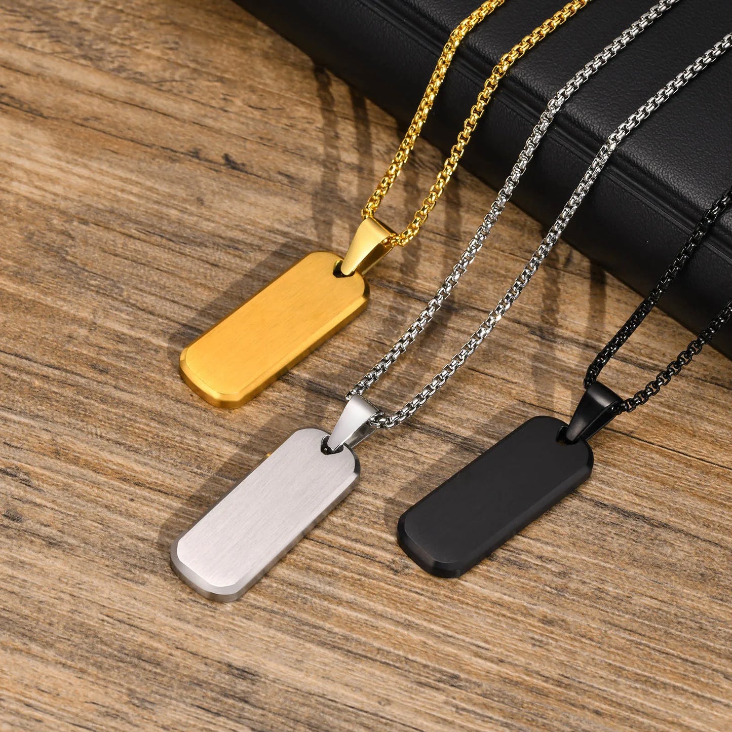 Aube Noire Necklace