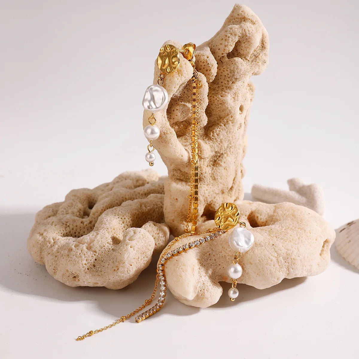 Lueur Divine Earrings