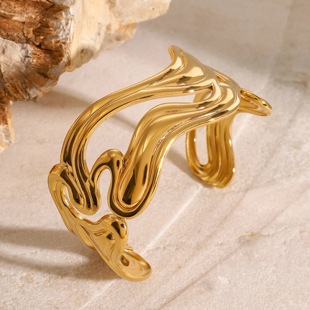 Étreinte Fine Bracelet