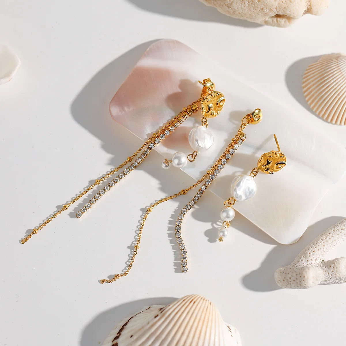 Lueur Divine Earrings