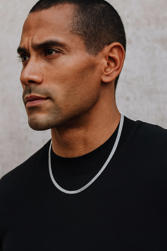 Éclat Sombre Necklace