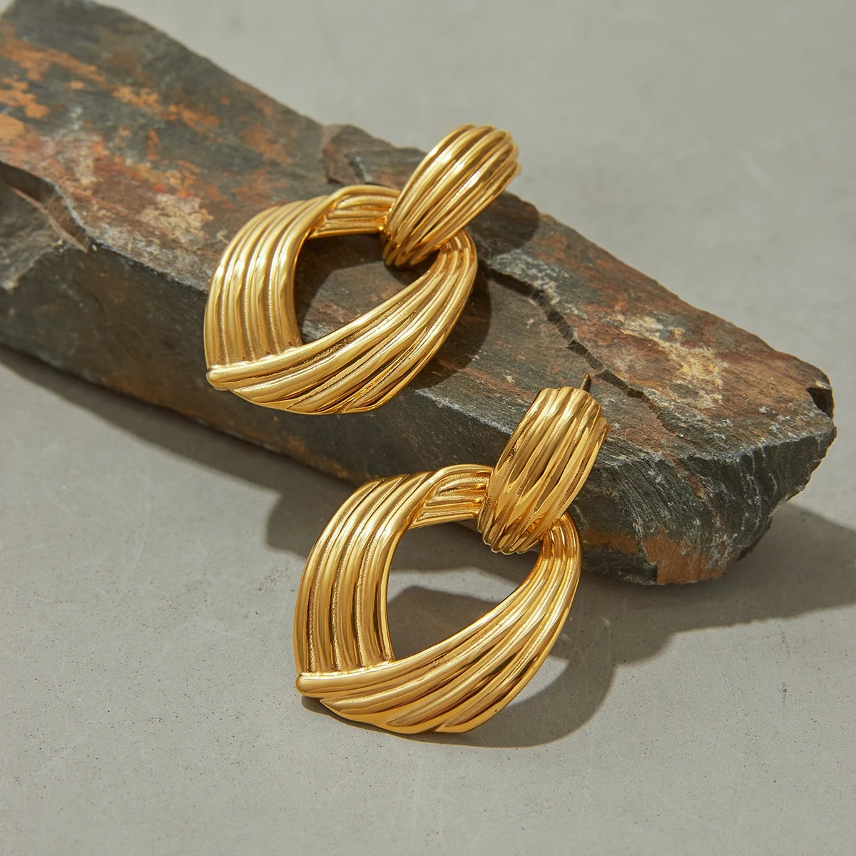 Papillon de Minuit Earrings